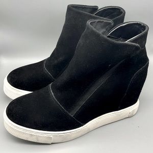 Steve Madden Lazaruss Black Suede Sneaker Wedge Pull On - Size 8
